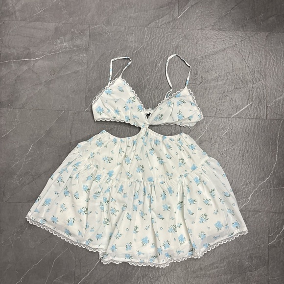 That’s so fetch Blue Floral Dress - Picture 1 of 5